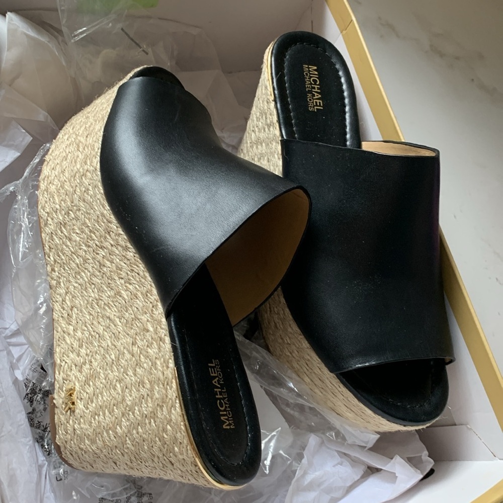New Michael Kors Black Leather Cunningham Wedge size 8.5 - Picture 7 of 7
